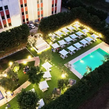 Hotel Appia Antica 4*