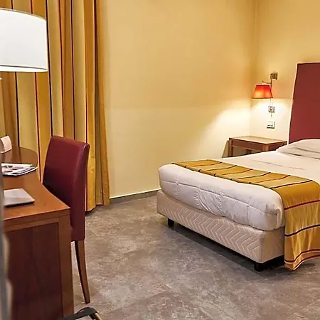 Hotel Appia Antica 4*