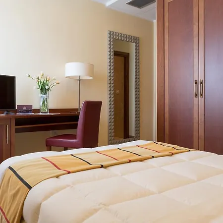 Hotel Appia Antica 4*