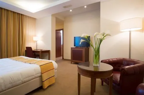 Appia Antica 4* קוראטו