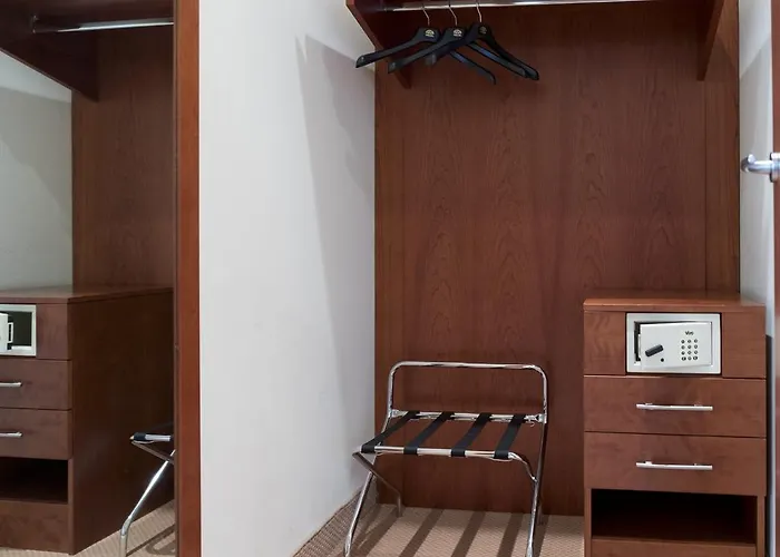 מלון Appia Antica 4*